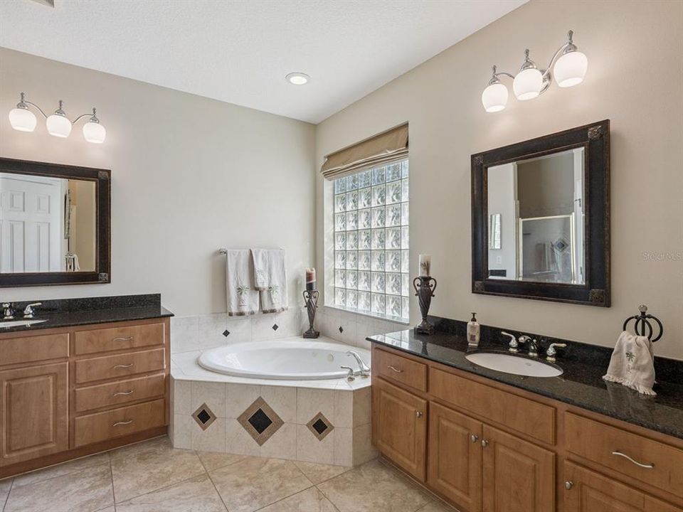 Active With Contract: $575,000 (4 beds, 3 baths, 2810 Square Feet)