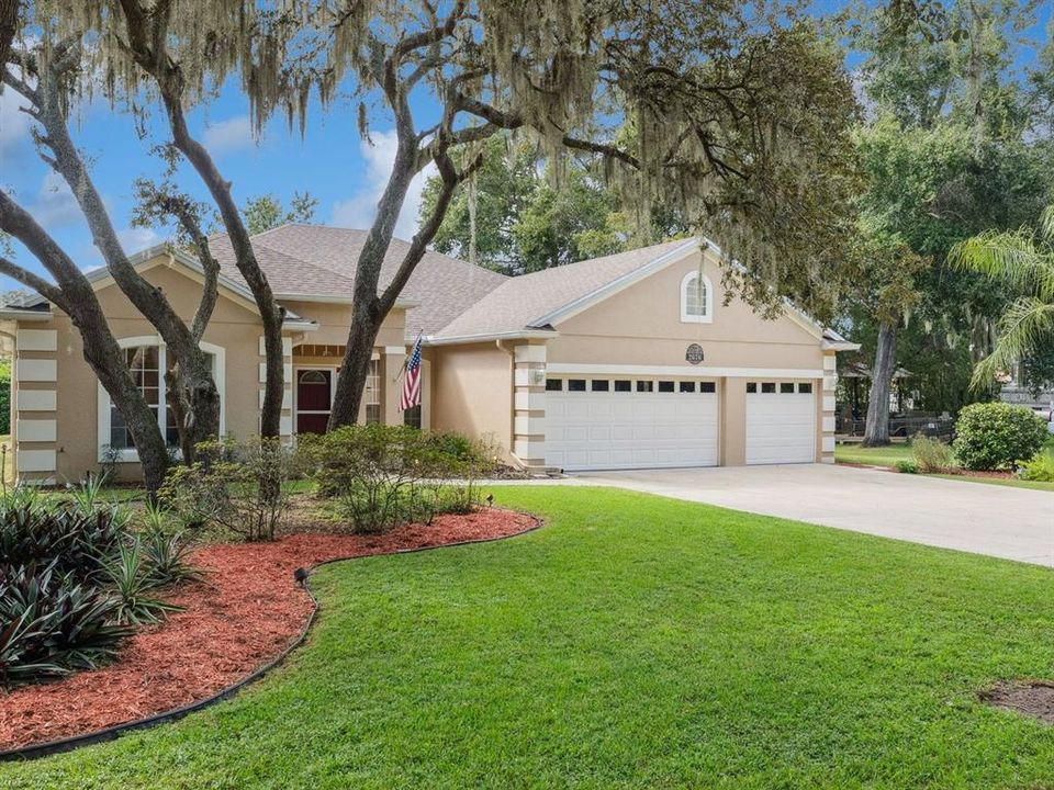 Active With Contract: $575,000 (4 beds, 3 baths, 2810 Square Feet)