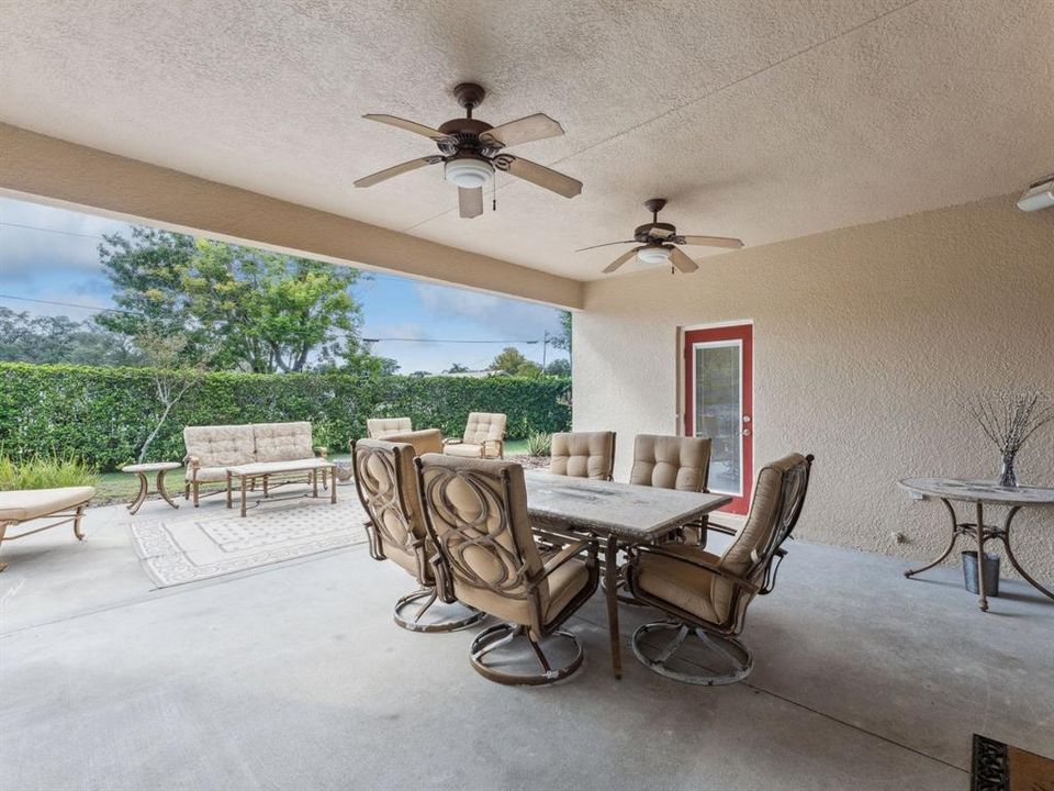 Active With Contract: $575,000 (4 beds, 3 baths, 2810 Square Feet)