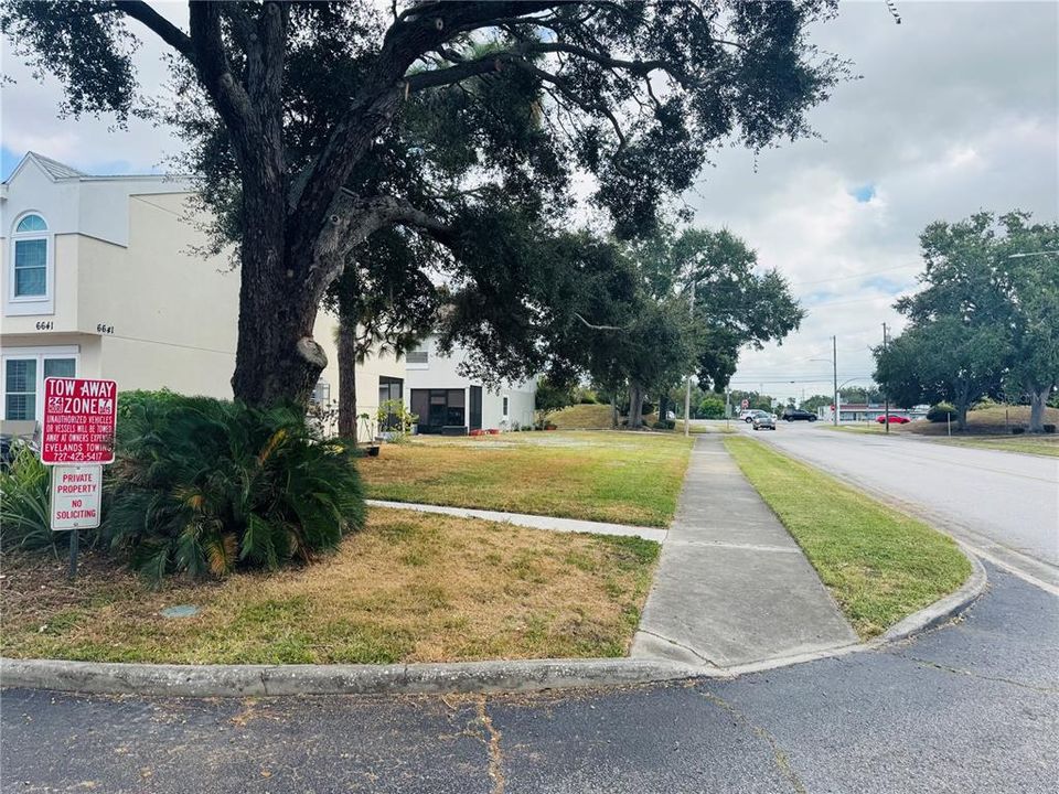 待售: $219,000 (2 贝兹, 2 浴室, 1161 平方英尺)