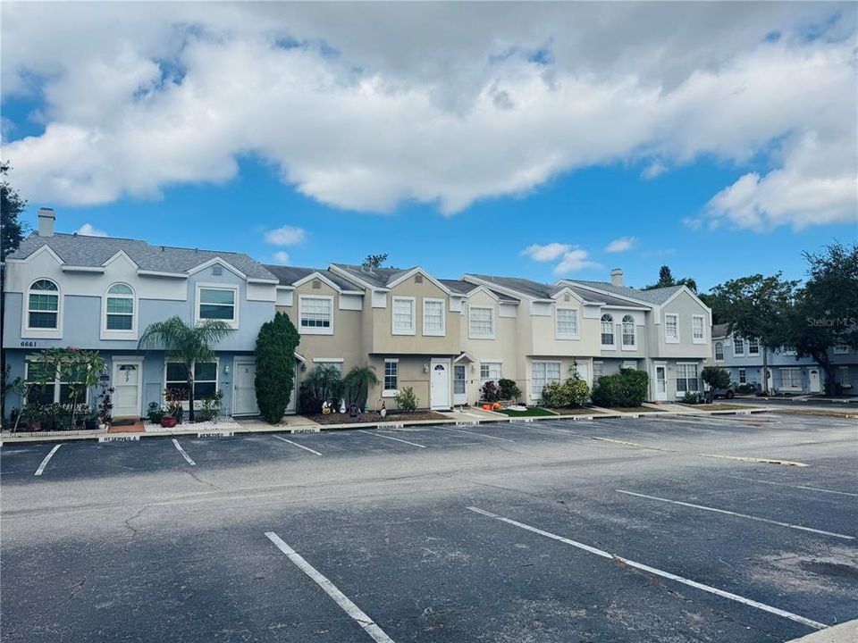 待售: $219,000 (2 贝兹, 2 浴室, 1161 平方英尺)