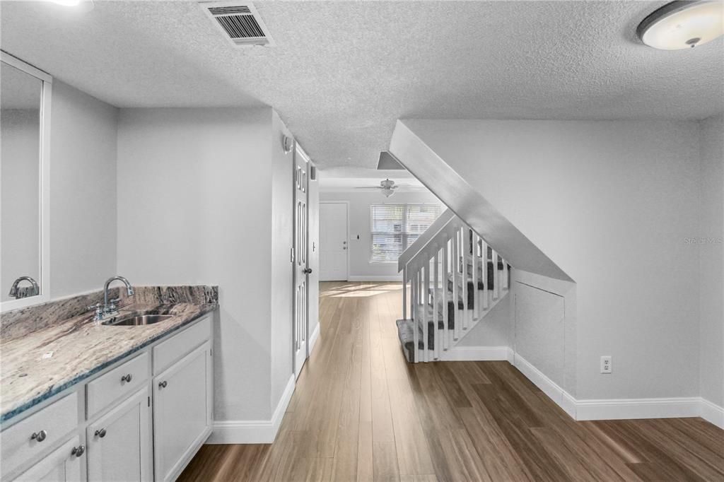 待售: $219,000 (2 贝兹, 2 浴室, 1161 平方英尺)