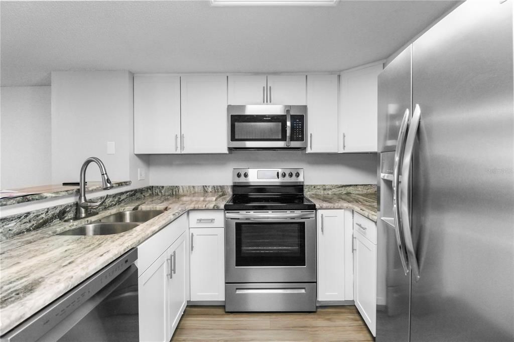 待售: $219,000 (2 贝兹, 2 浴室, 1161 平方英尺)