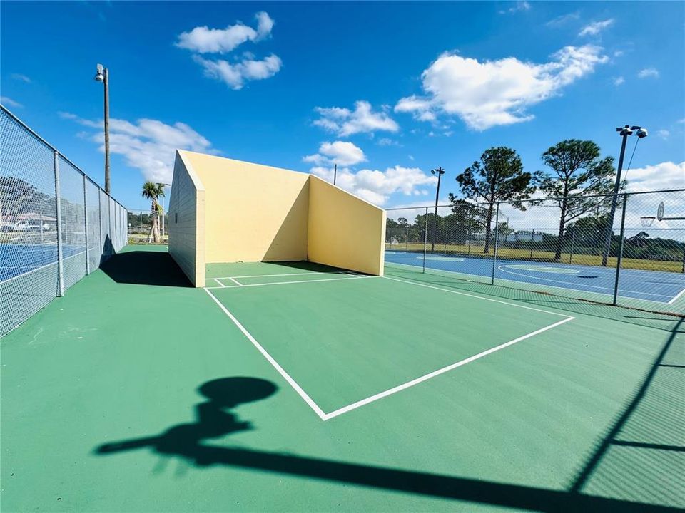 待售: $219,000 (2 贝兹, 2 浴室, 1161 平方英尺)