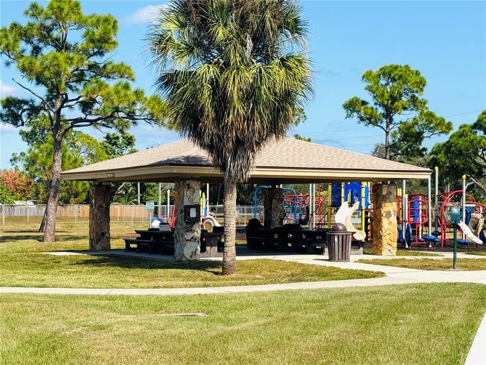 待售: $219,000 (2 贝兹, 2 浴室, 1161 平方英尺)