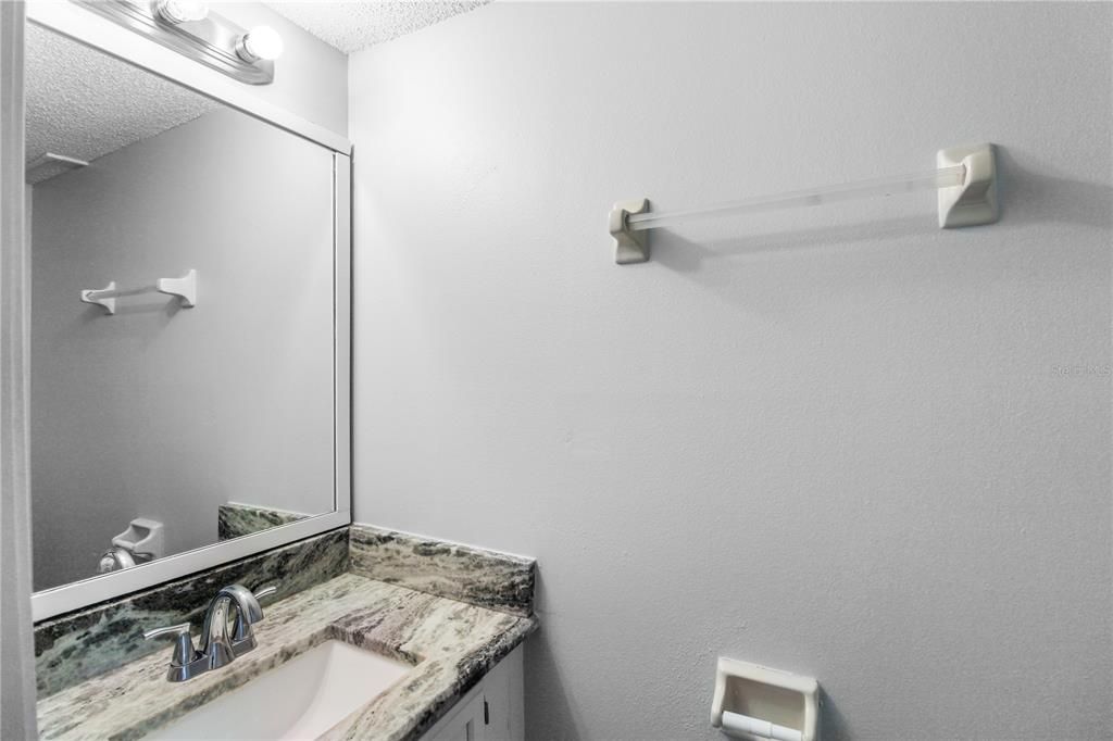 待售: $219,000 (2 贝兹, 2 浴室, 1161 平方英尺)