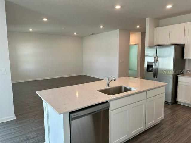 For Rent: $2,400 (4 beds, 3 baths, 2089 Square Feet)