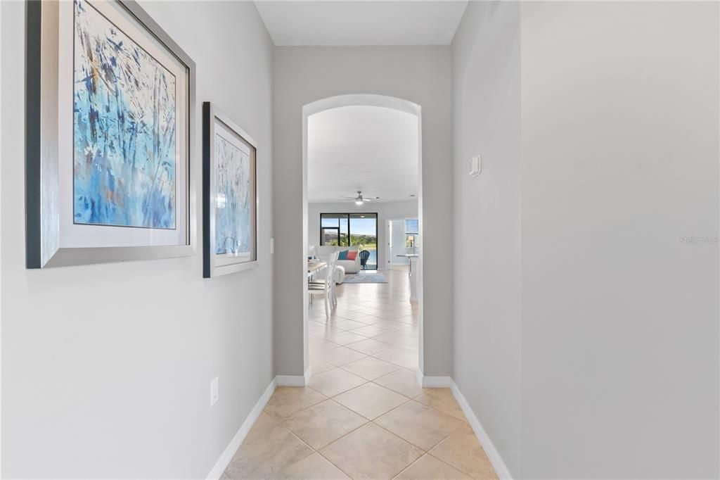 For Sale: $299,900 (2 beds, 2 baths, 1560 Square Feet)