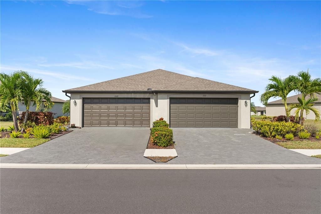 For Sale: $299,900 (2 beds, 2 baths, 1560 Square Feet)