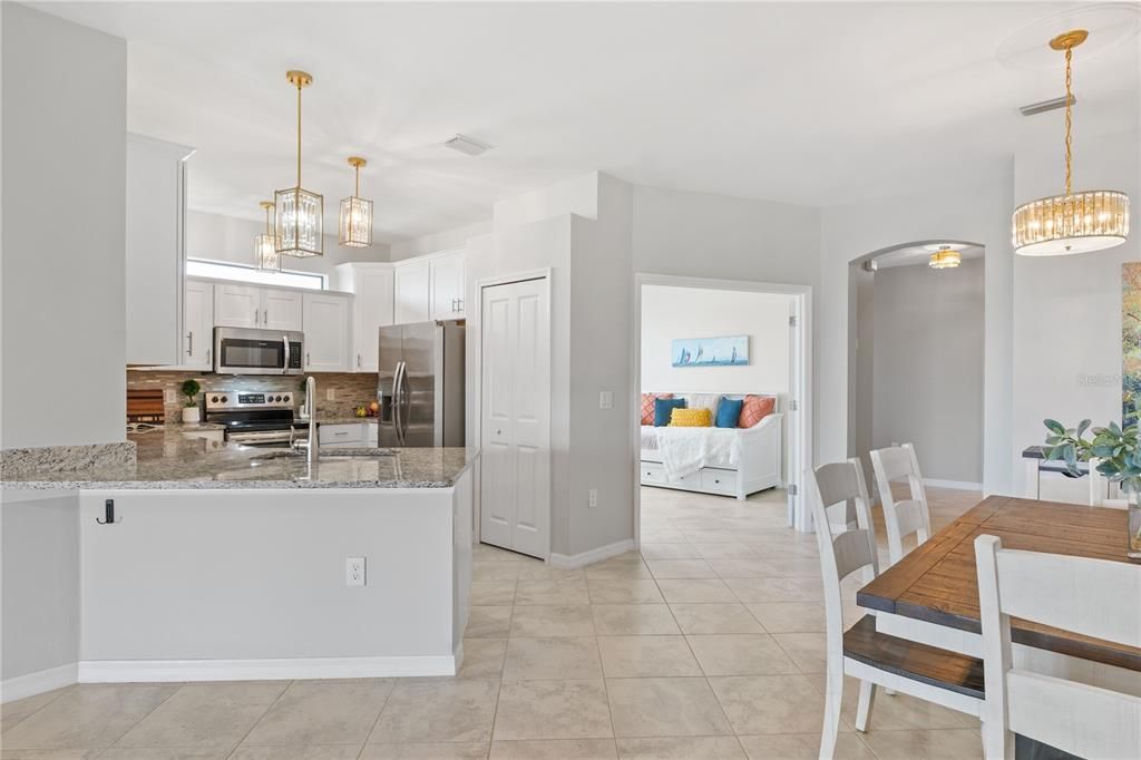 For Sale: $299,900 (2 beds, 2 baths, 1560 Square Feet)