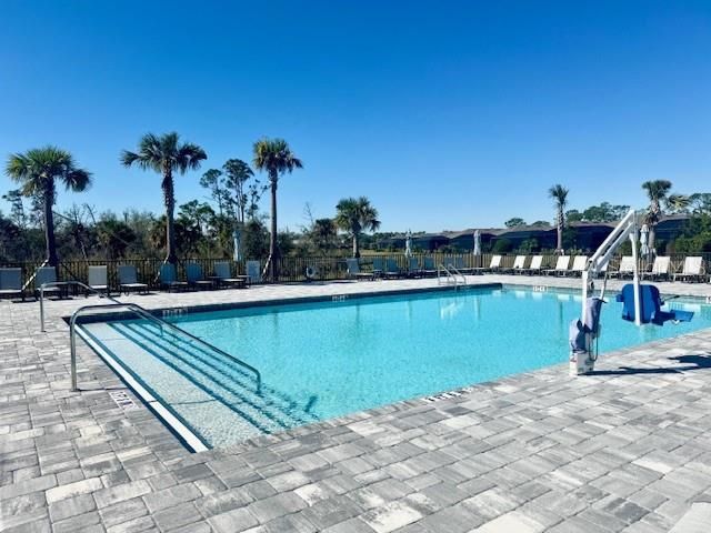 For Sale: $299,900 (2 beds, 2 baths, 1560 Square Feet)