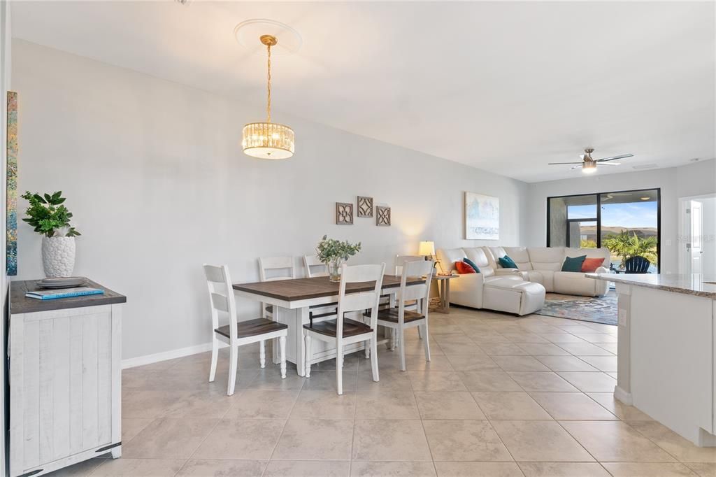 For Sale: $299,900 (2 beds, 2 baths, 1560 Square Feet)