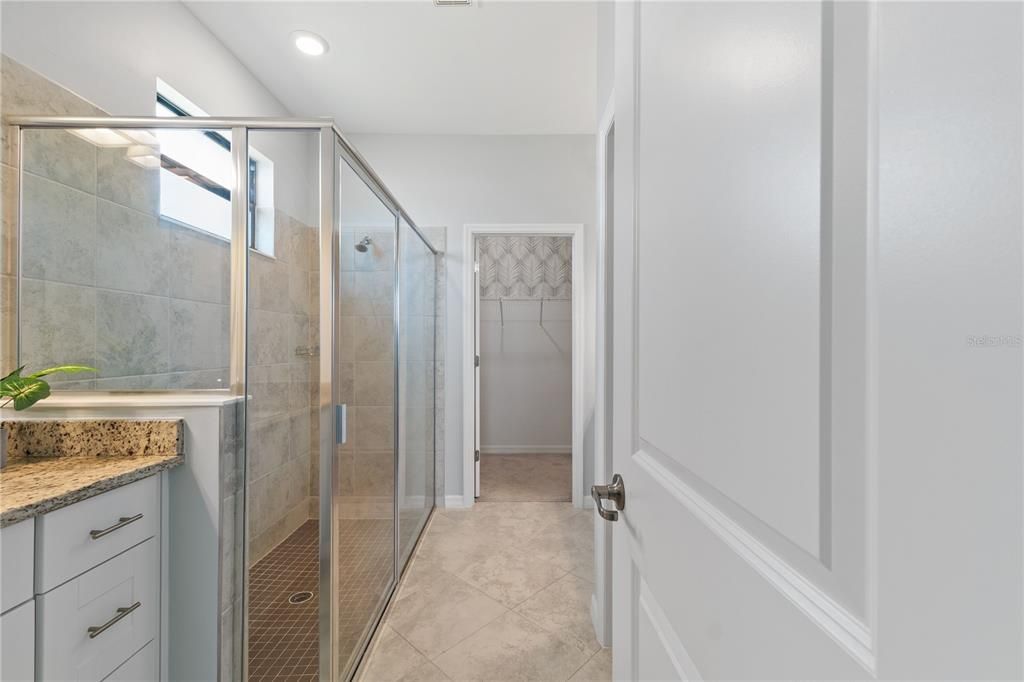 For Sale: $299,900 (2 beds, 2 baths, 1560 Square Feet)