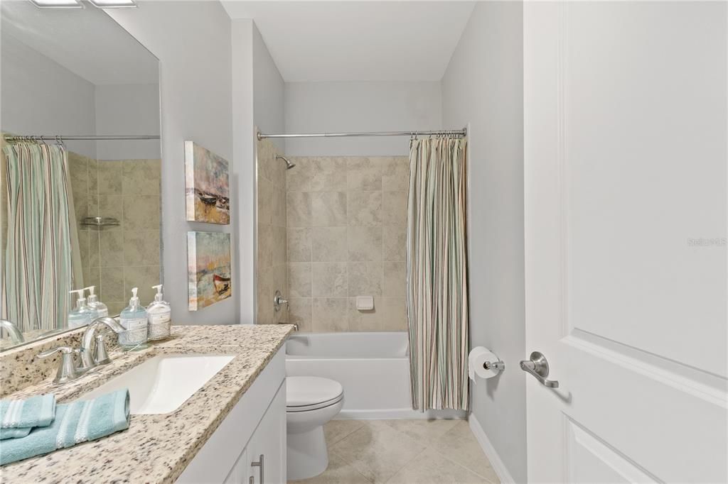 For Sale: $299,900 (2 beds, 2 baths, 1560 Square Feet)