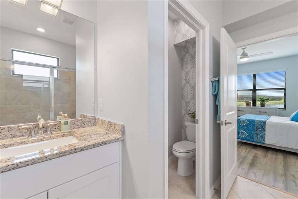 For Sale: $299,900 (2 beds, 2 baths, 1560 Square Feet)