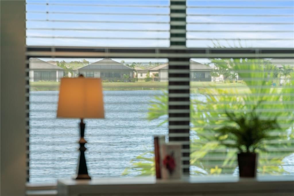 For Sale: $299,900 (2 beds, 2 baths, 1560 Square Feet)