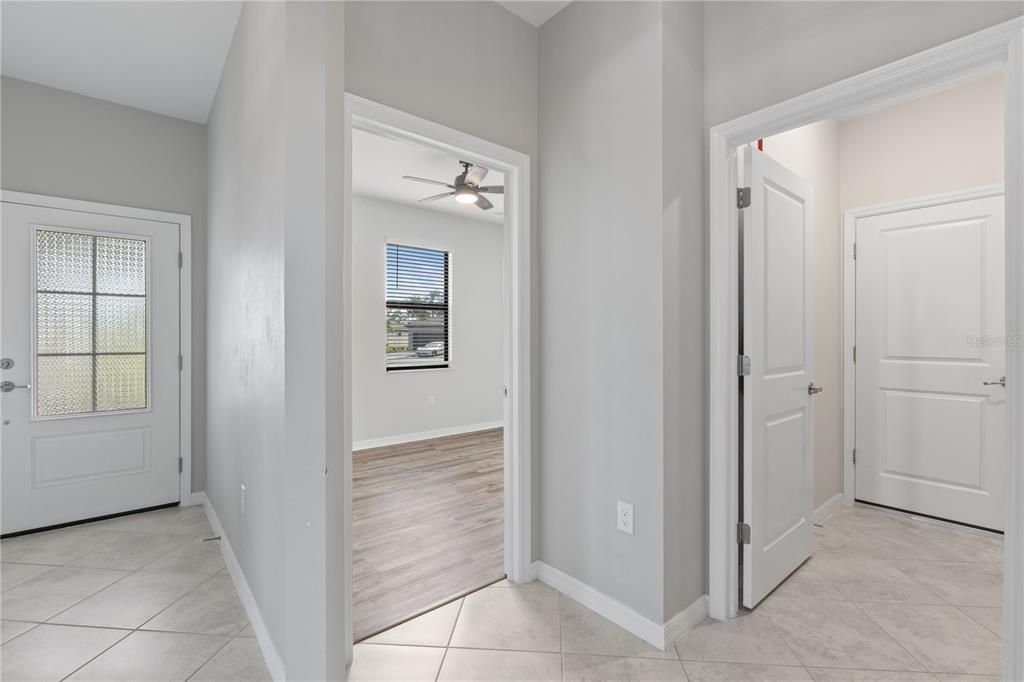 For Sale: $299,900 (2 beds, 2 baths, 1560 Square Feet)