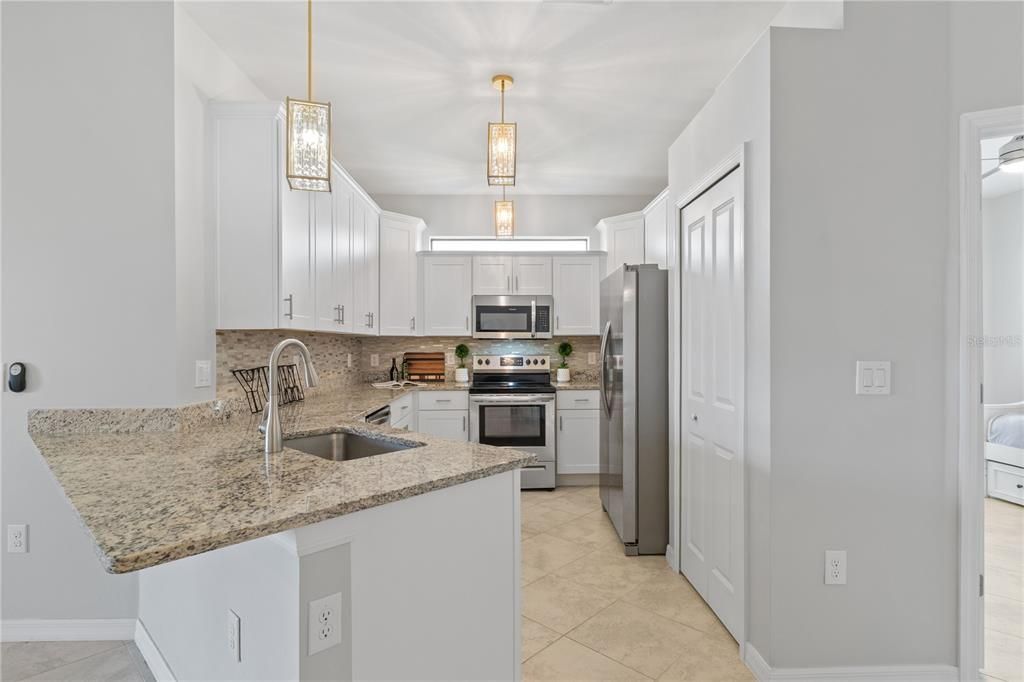 For Sale: $299,900 (2 beds, 2 baths, 1560 Square Feet)