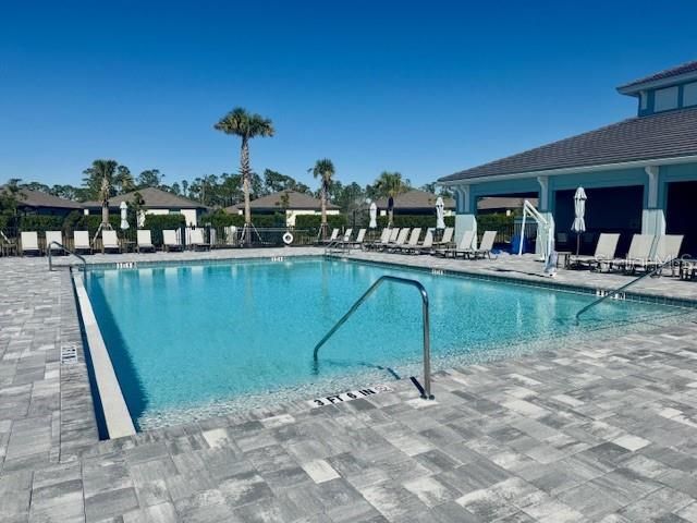 For Sale: $299,900 (2 beds, 2 baths, 1560 Square Feet)