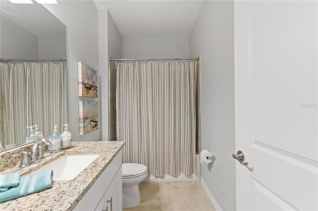 For Sale: $299,900 (2 beds, 2 baths, 1560 Square Feet)