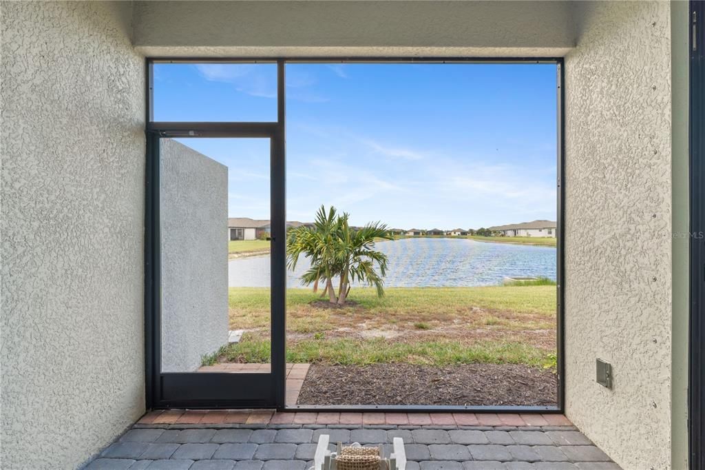 For Sale: $299,900 (2 beds, 2 baths, 1560 Square Feet)