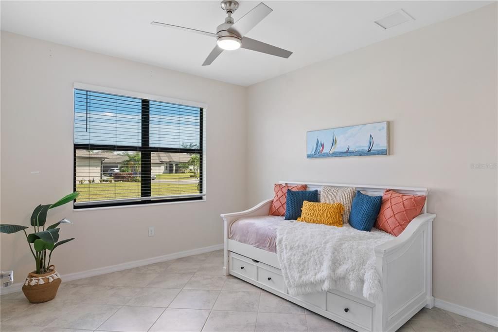 For Sale: $299,900 (2 beds, 2 baths, 1560 Square Feet)