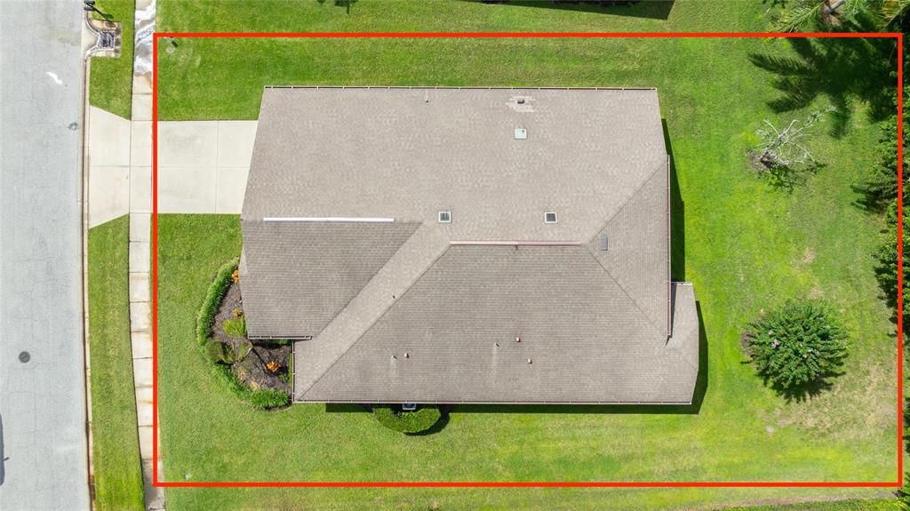 Activo con contrato: $449,900 (4 camas, 2 baños, 2227 Pies cuadrados)