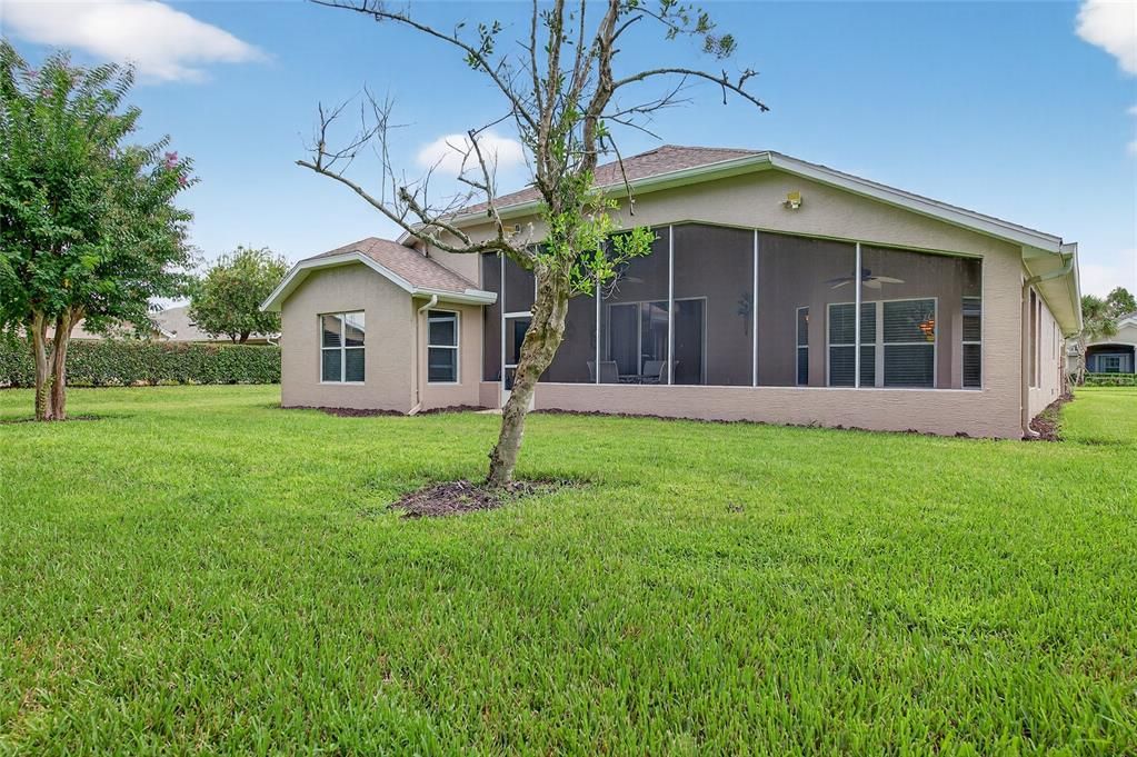 Activo con contrato: $449,900 (4 camas, 2 baños, 2227 Pies cuadrados)