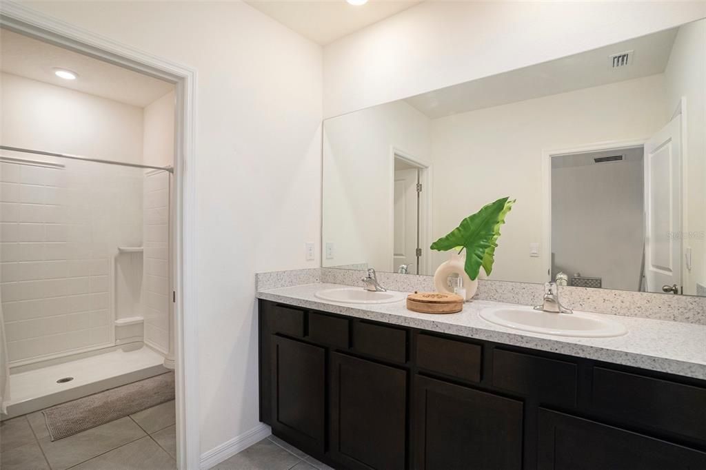 待售: $310,000 (3 贝兹, 2 浴室, 1785 平方英尺)