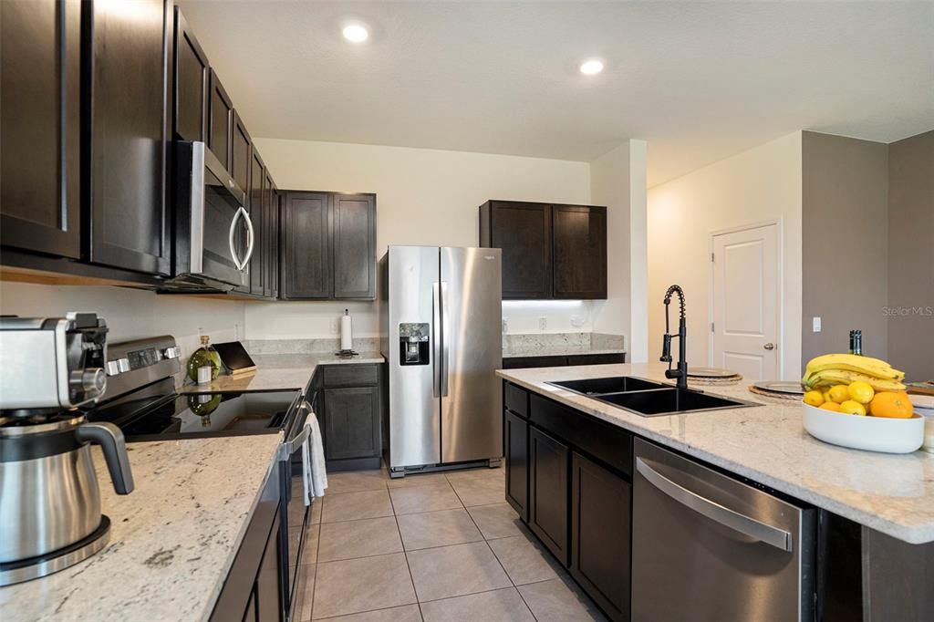 待售: $310,000 (3 贝兹, 2 浴室, 1785 平方英尺)