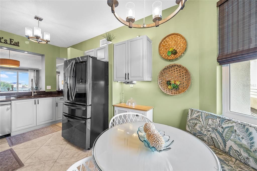 For Sale: $674,900 (2 beds, 2 baths, 1145 Square Feet)