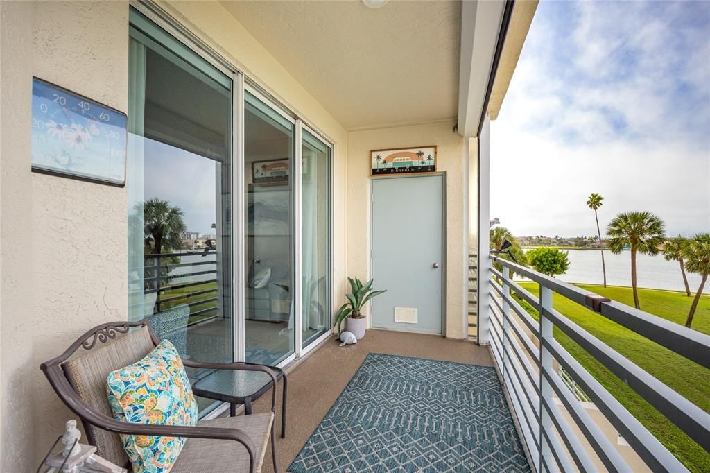 For Sale: $674,900 (2 beds, 2 baths, 1145 Square Feet)