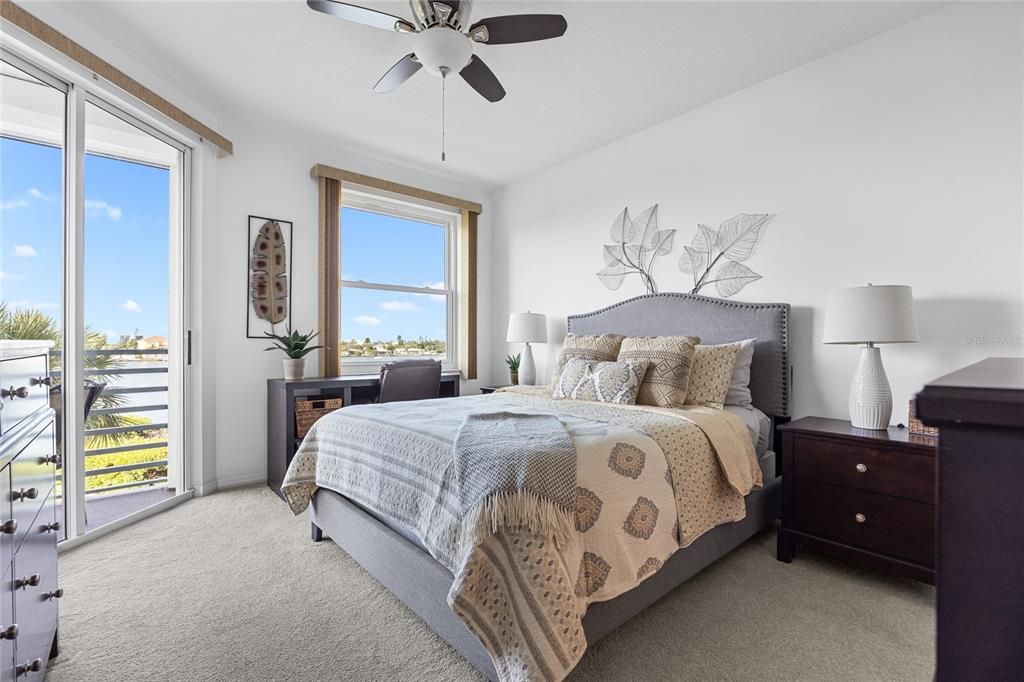 For Sale: $674,900 (2 beds, 2 baths, 1145 Square Feet)