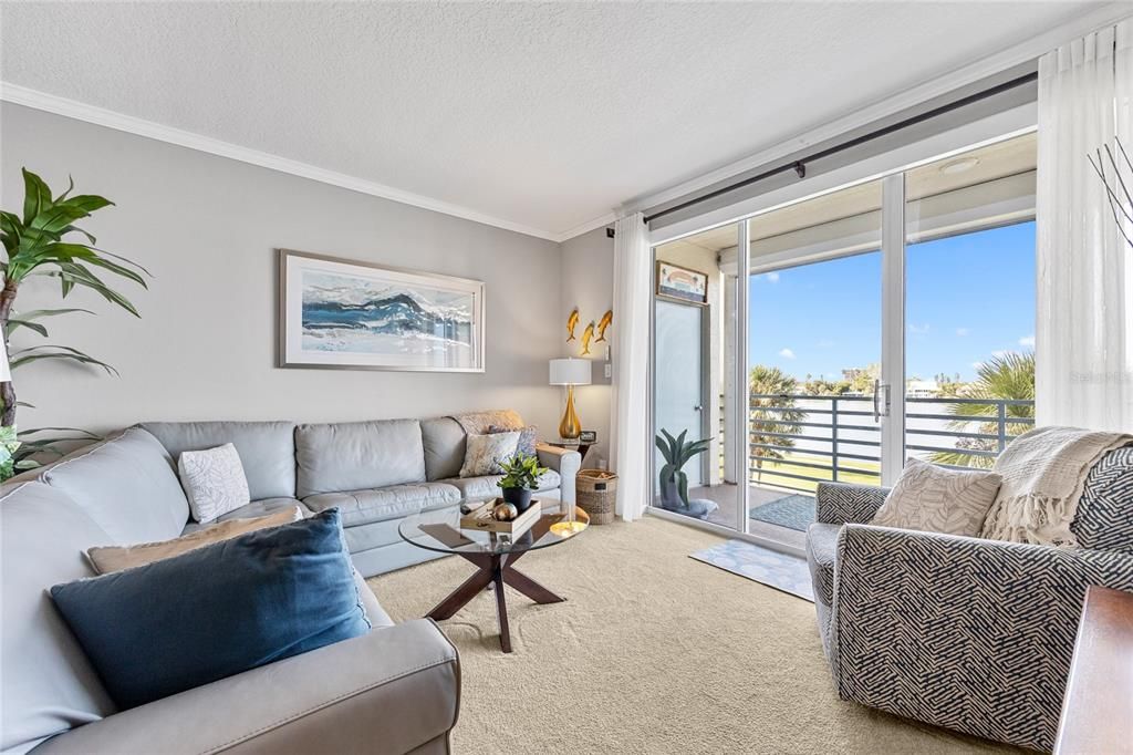 For Sale: $674,900 (2 beds, 2 baths, 1145 Square Feet)