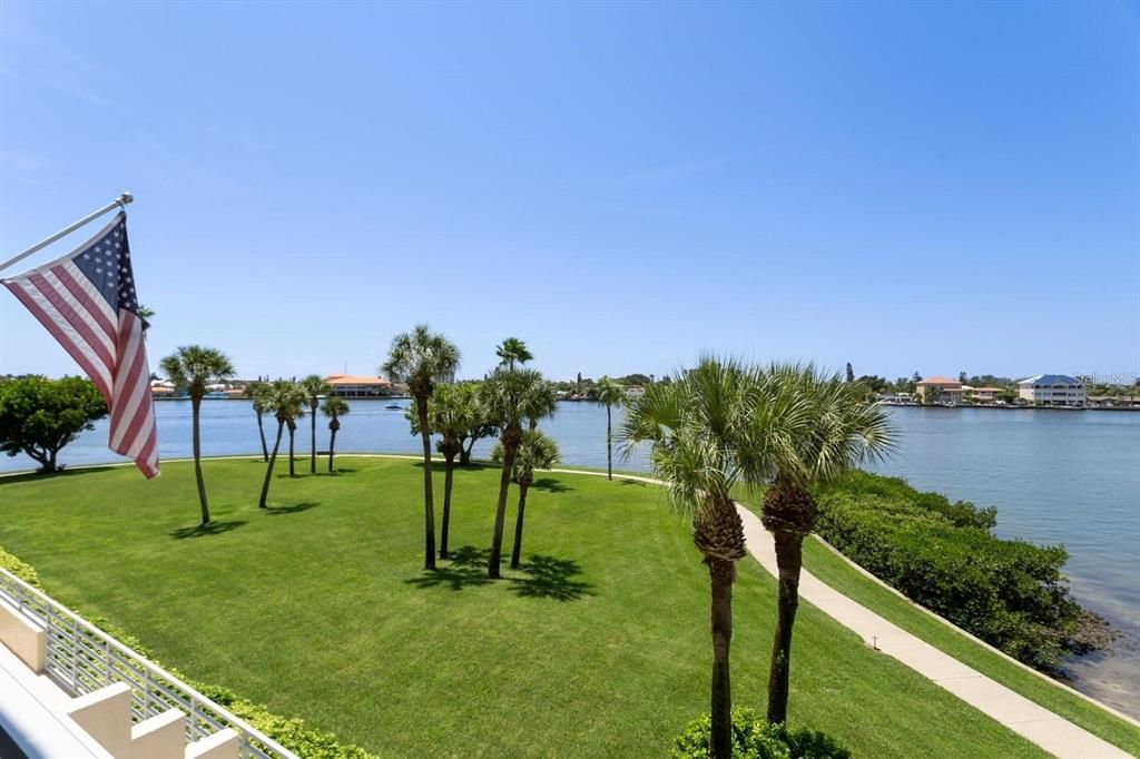 For Sale: $674,900 (2 beds, 2 baths, 1145 Square Feet)