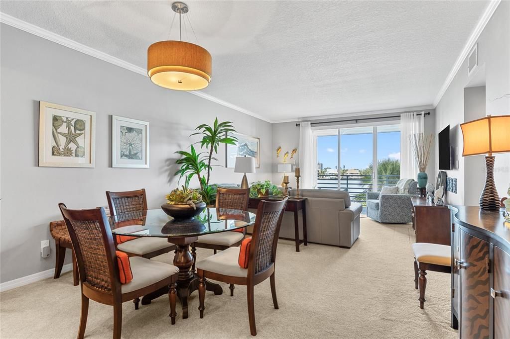 For Sale: $674,900 (2 beds, 2 baths, 1145 Square Feet)