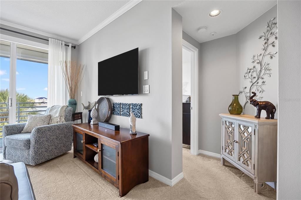 For Sale: $674,900 (2 beds, 2 baths, 1145 Square Feet)