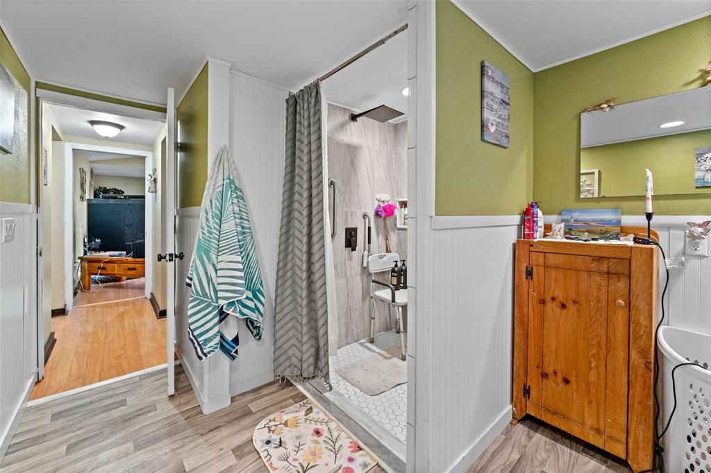 Active With Contract: $334,900 (3 beds, 2 baths, 1843 Square Feet)