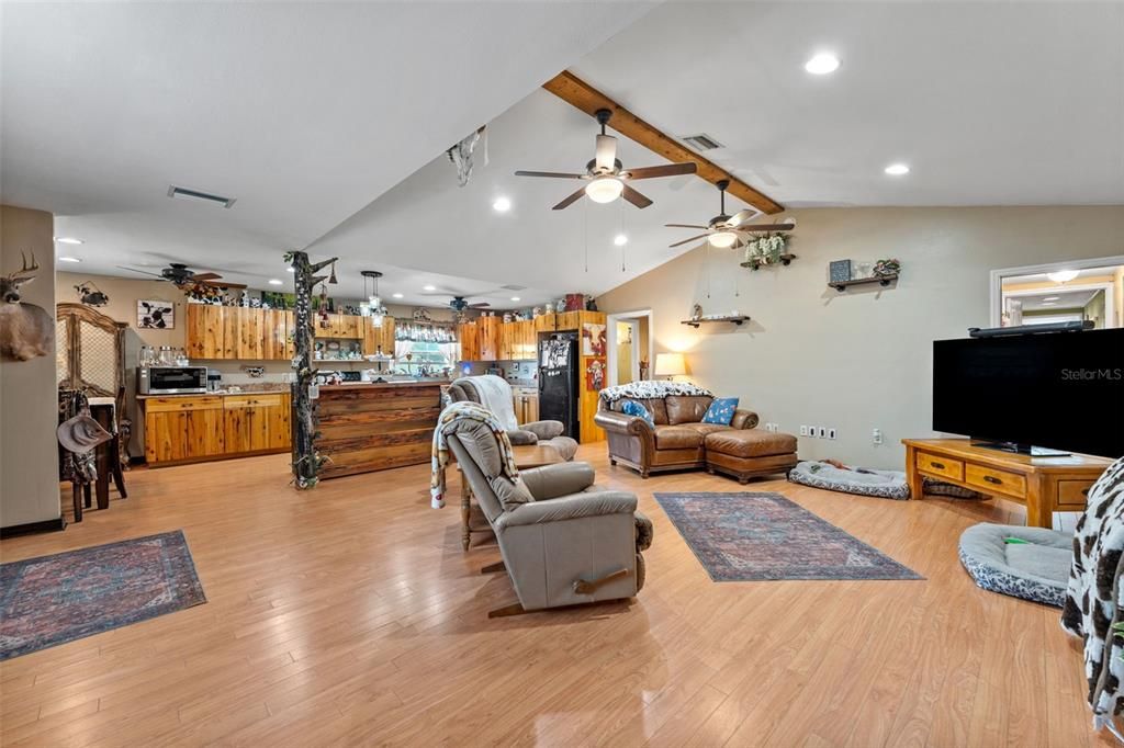 Active With Contract: $334,900 (3 beds, 2 baths, 1843 Square Feet)