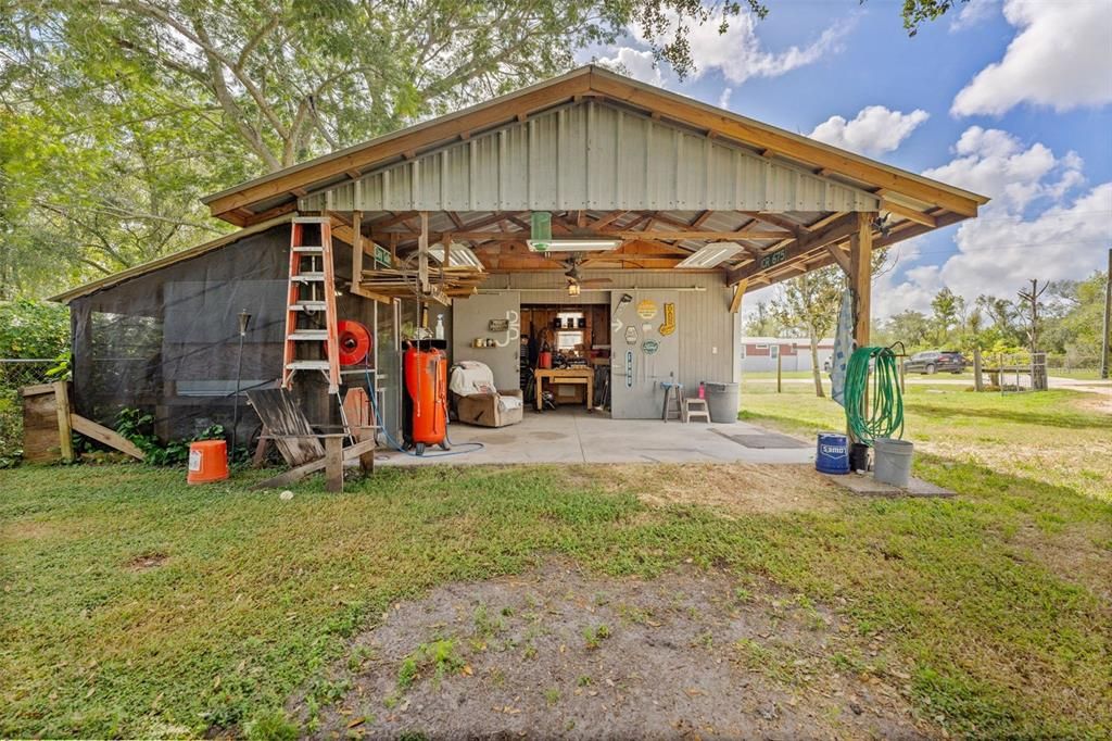 Active With Contract: $334,900 (3 beds, 2 baths, 1843 Square Feet)