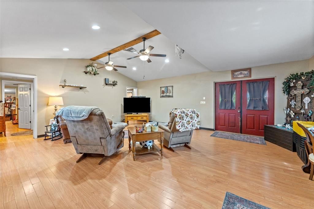 Active With Contract: $334,900 (3 beds, 2 baths, 1843 Square Feet)