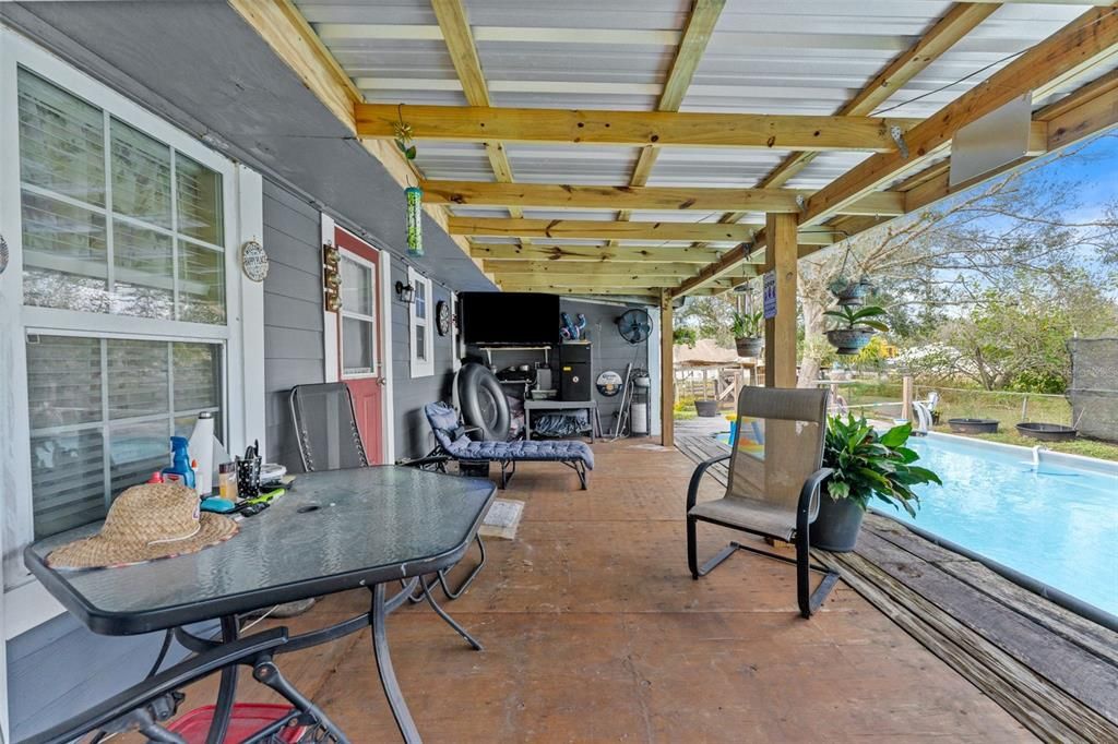 Active With Contract: $334,900 (3 beds, 2 baths, 1843 Square Feet)