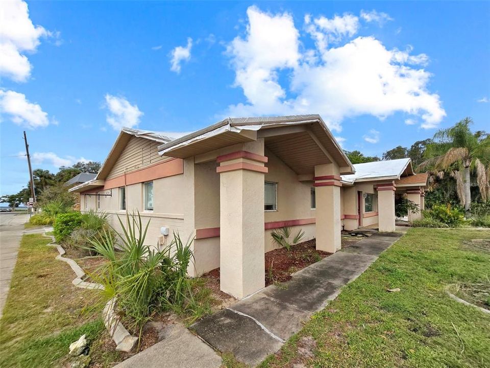 For Sale: $500,000 (3 beds, 0 baths, 3021 Square Feet)