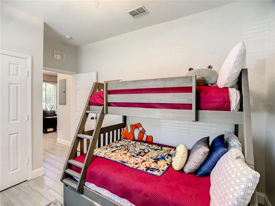 For Sale: $329,000 (3 beds, 2 baths, 1246 Square Feet)