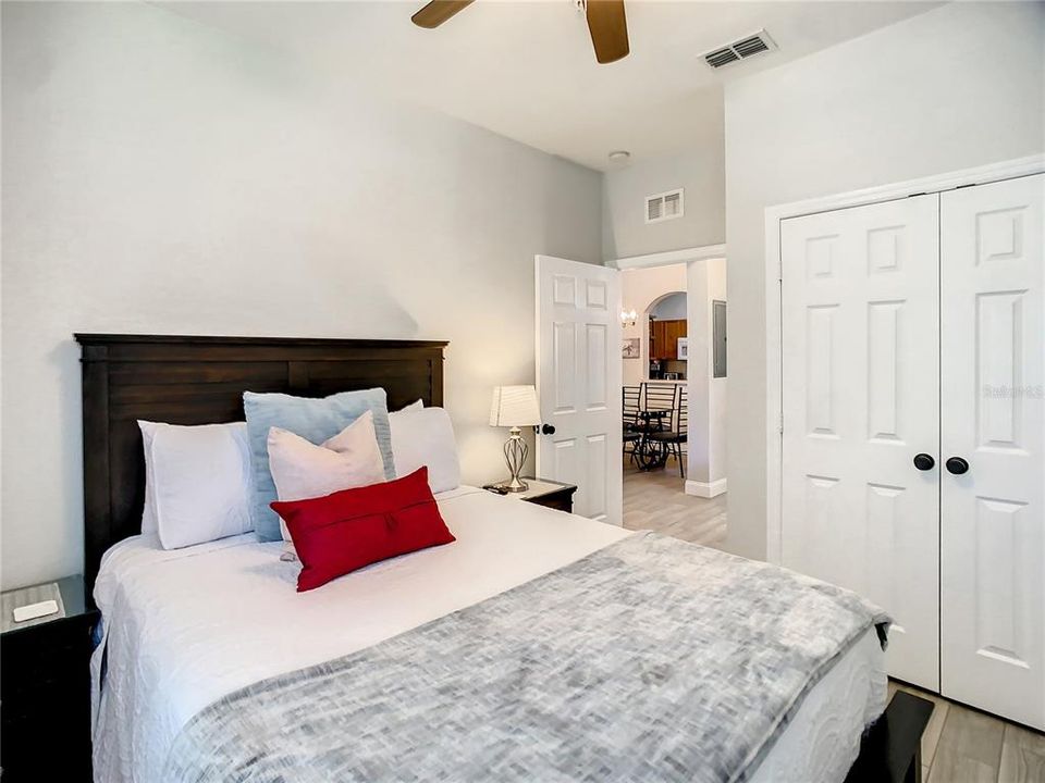 For Sale: $329,000 (3 beds, 2 baths, 1246 Square Feet)