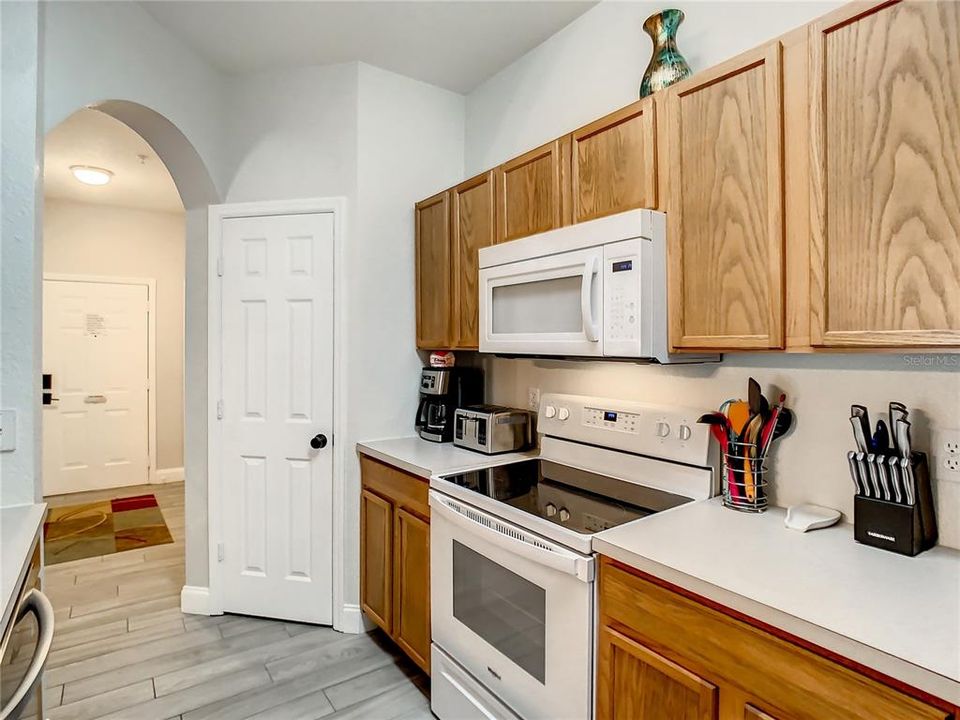 For Sale: $329,000 (3 beds, 2 baths, 1246 Square Feet)