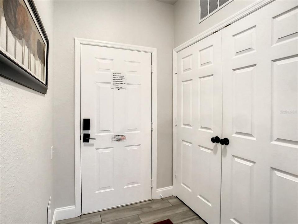 For Sale: $329,000 (3 beds, 2 baths, 1246 Square Feet)