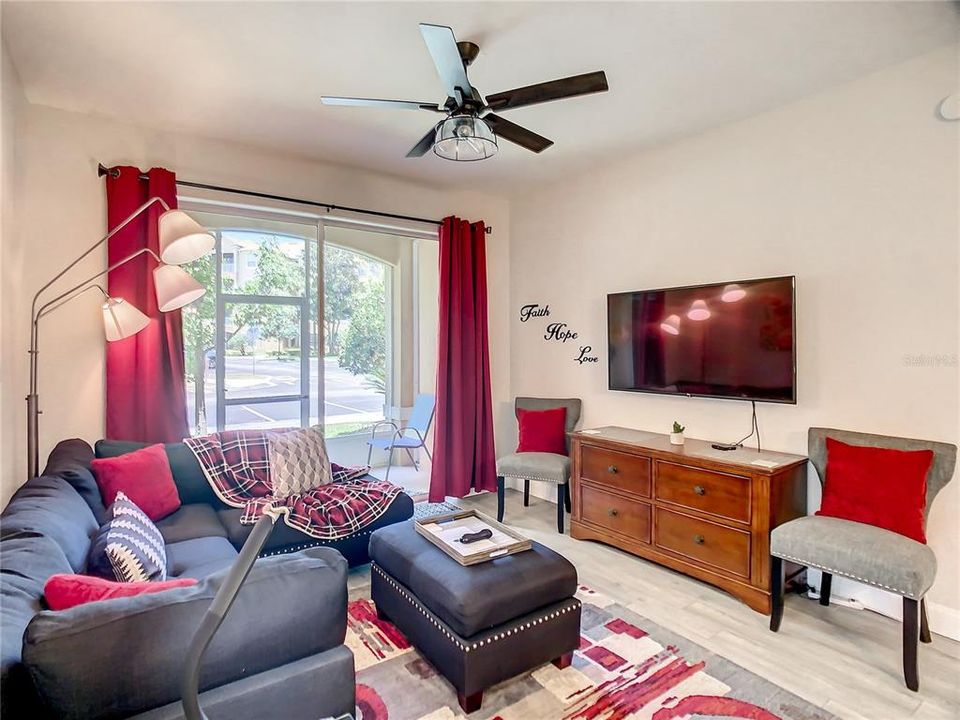 For Sale: $329,000 (3 beds, 2 baths, 1246 Square Feet)