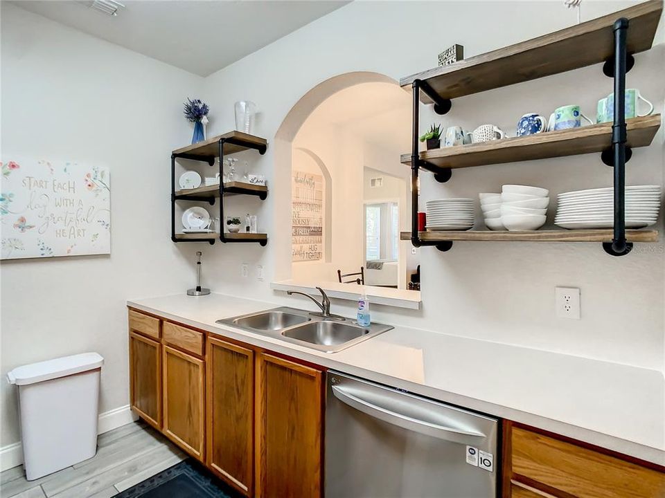 For Sale: $329,000 (3 beds, 2 baths, 1246 Square Feet)