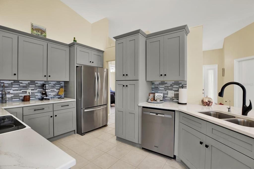 For Sale: $299,000 (2 beds, 2 baths, 1529 Square Feet)